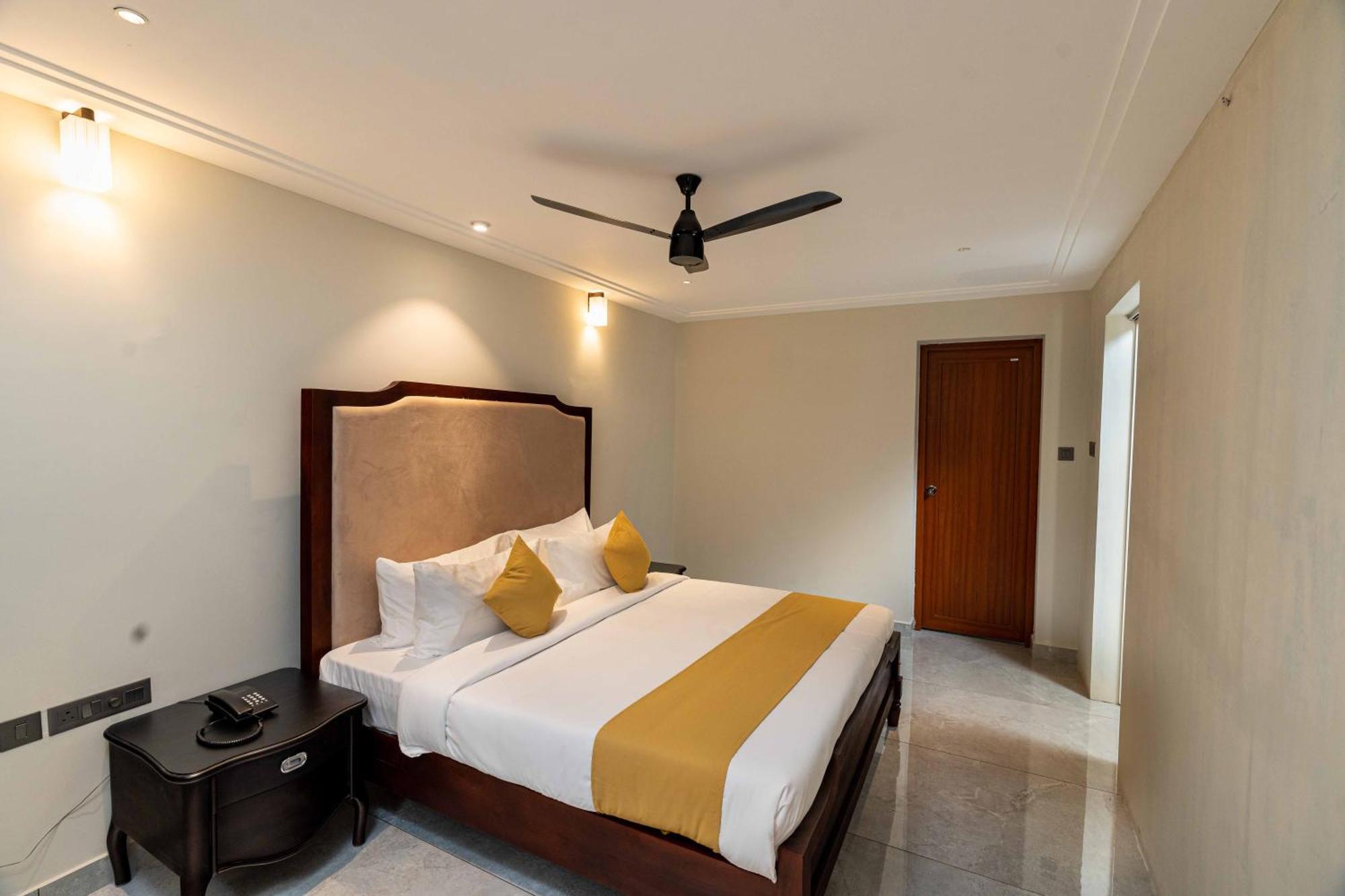 Court 11 By Dimora Hotel Kochi Bagian luar foto