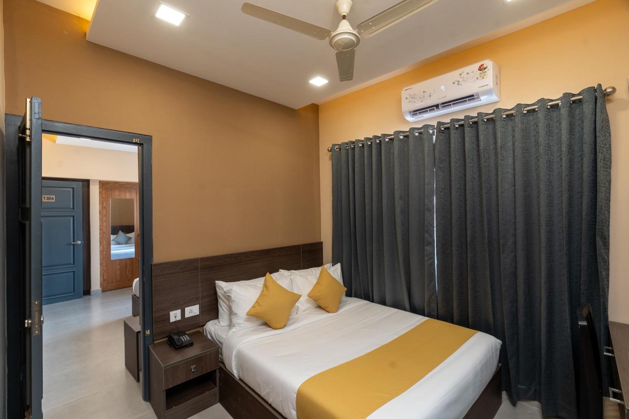 Court 11 By Dimora Hotel Kochi Bagian luar foto