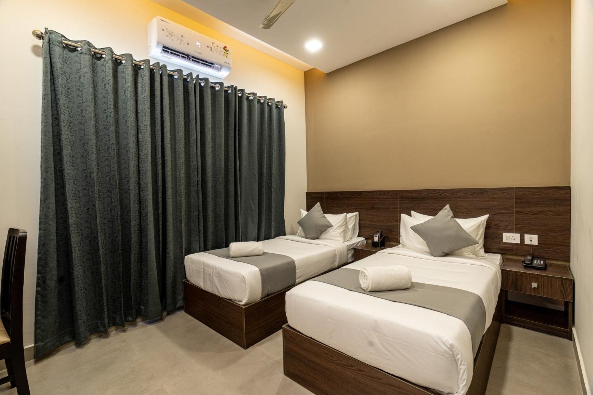 Court 11 By Dimora Hotel Kochi Bagian luar foto