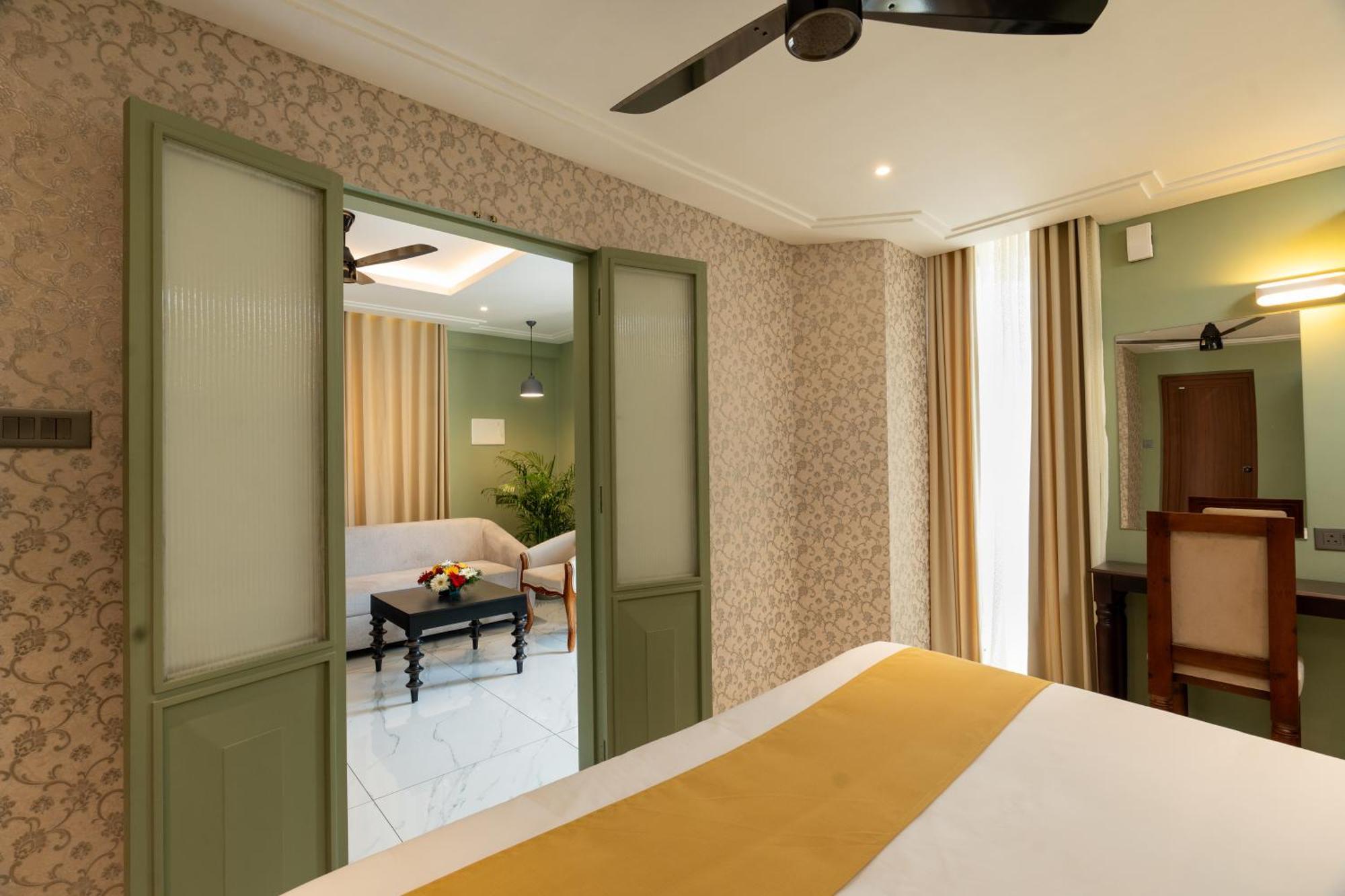 Court 11 By Dimora Hotel Kochi Bagian luar foto