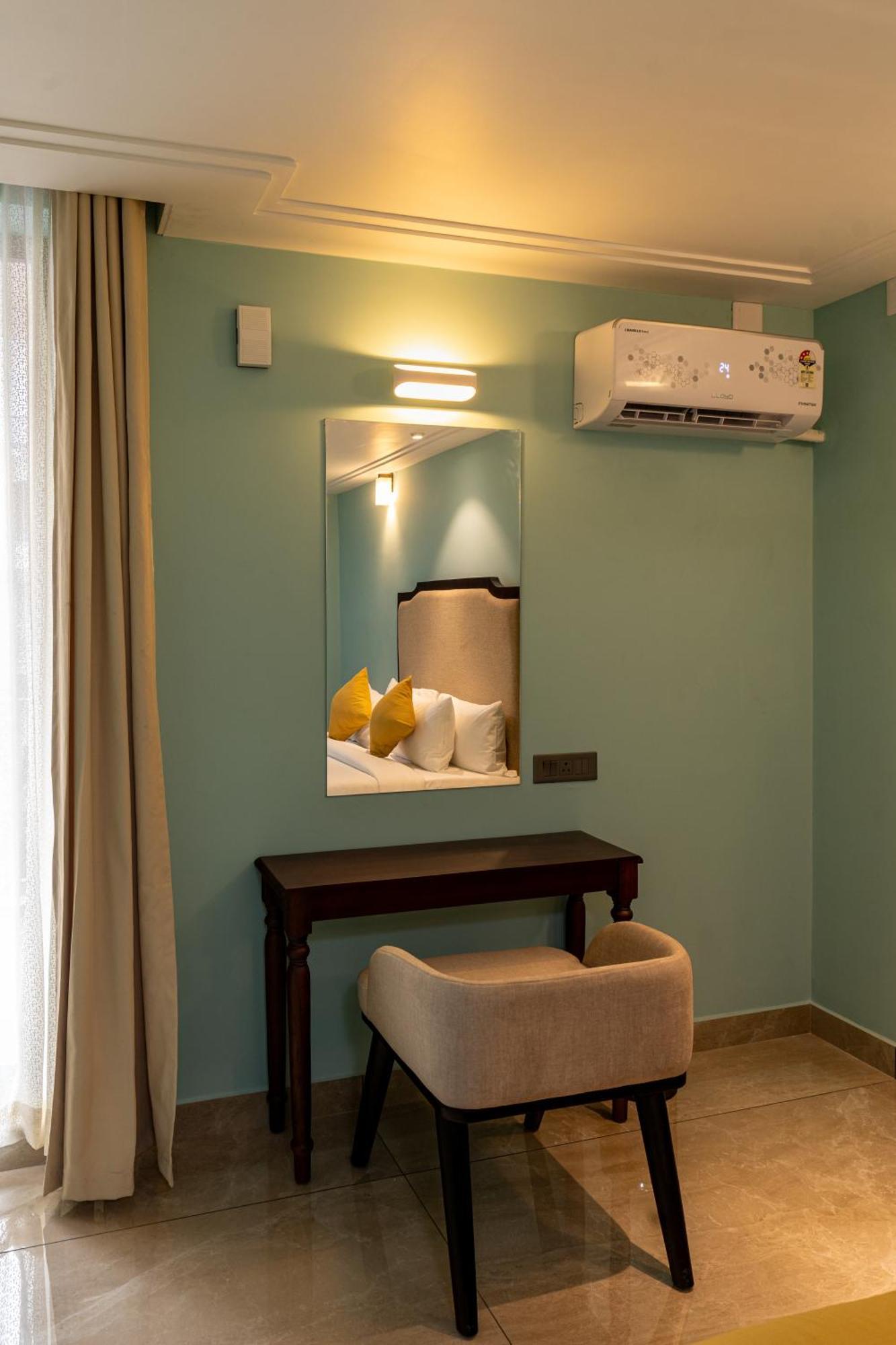 Court 11 By Dimora Hotel Kochi Bagian luar foto