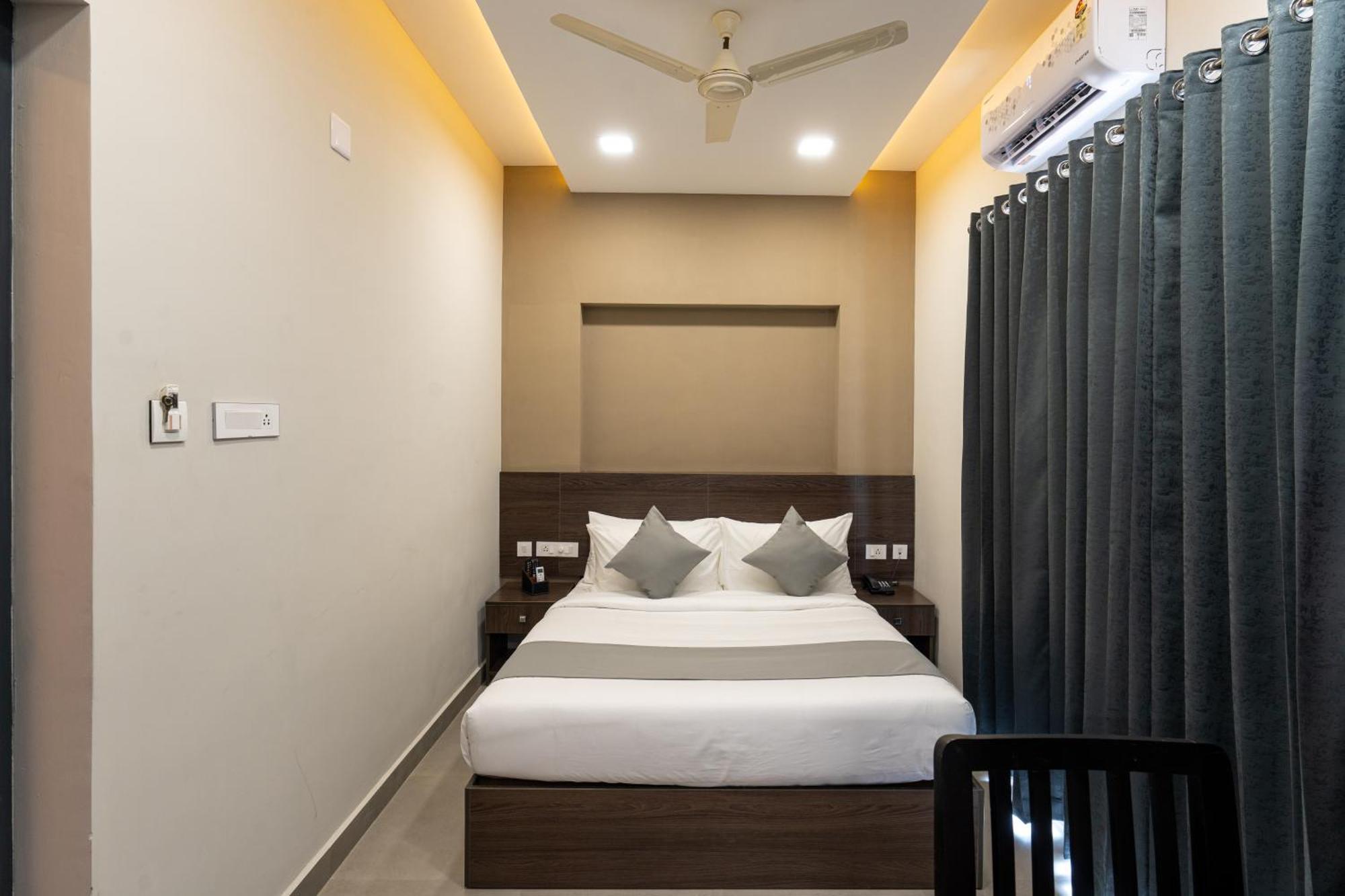 Court 11 By Dimora Hotel Kochi Bagian luar foto