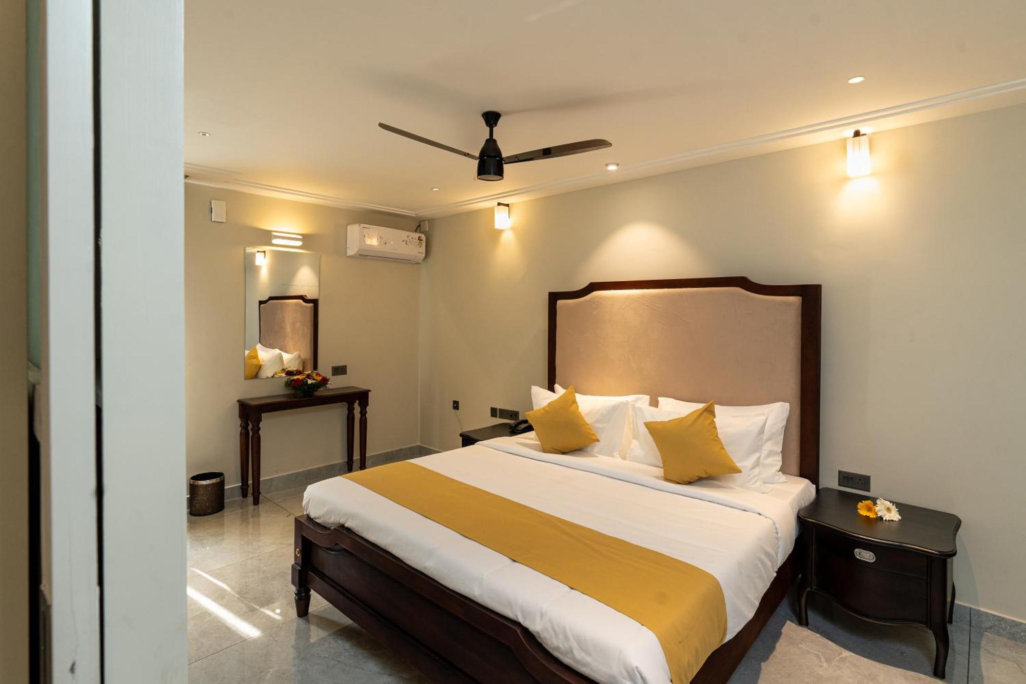 Court 11 By Dimora Hotel Kochi Bagian luar foto