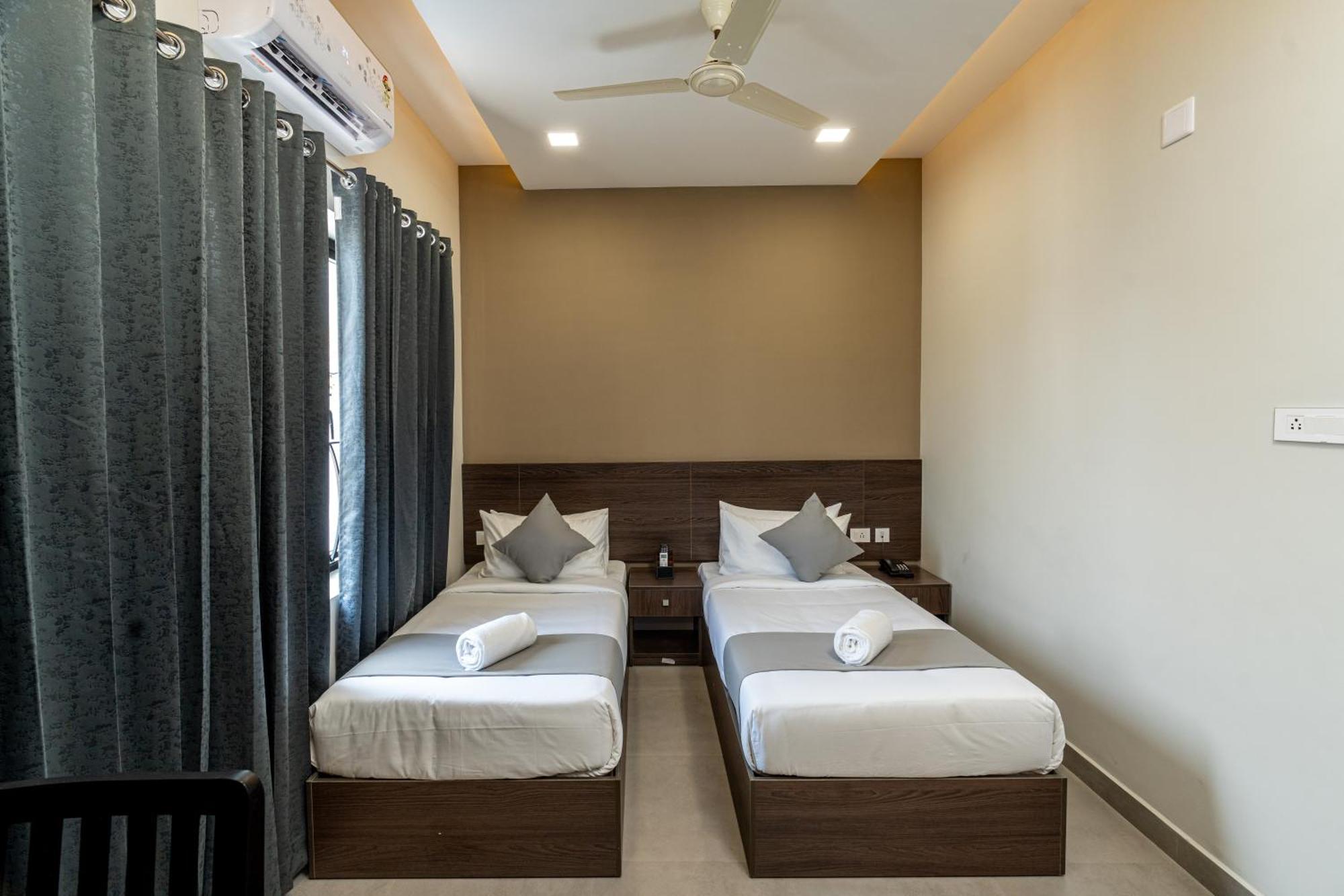Court 11 By Dimora Hotel Kochi Bagian luar foto