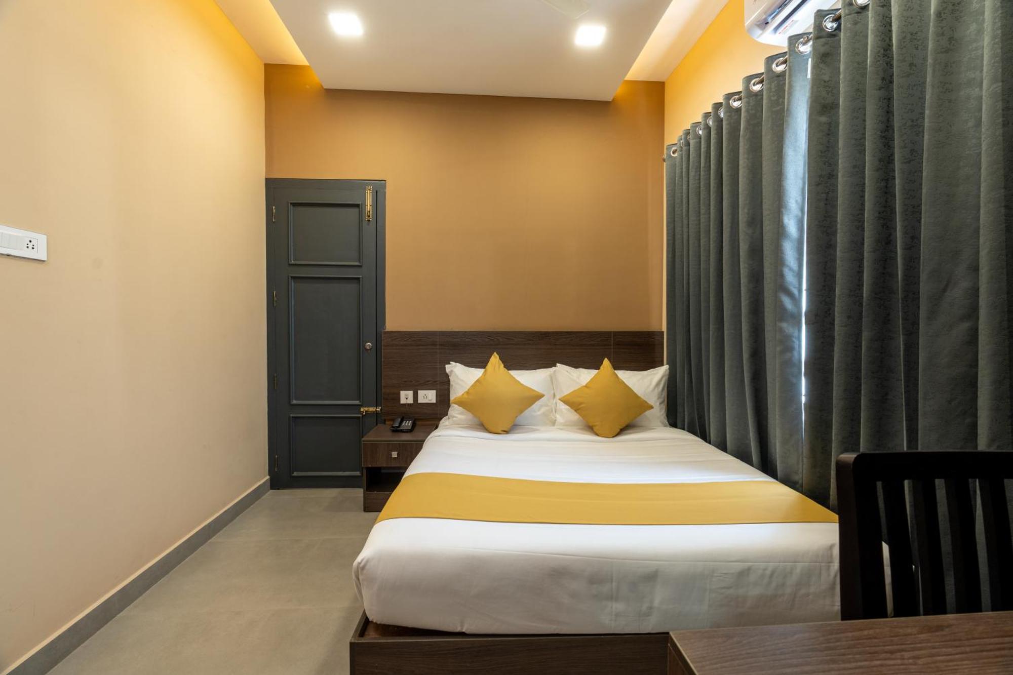 Court 11 By Dimora Hotel Kochi Bagian luar foto