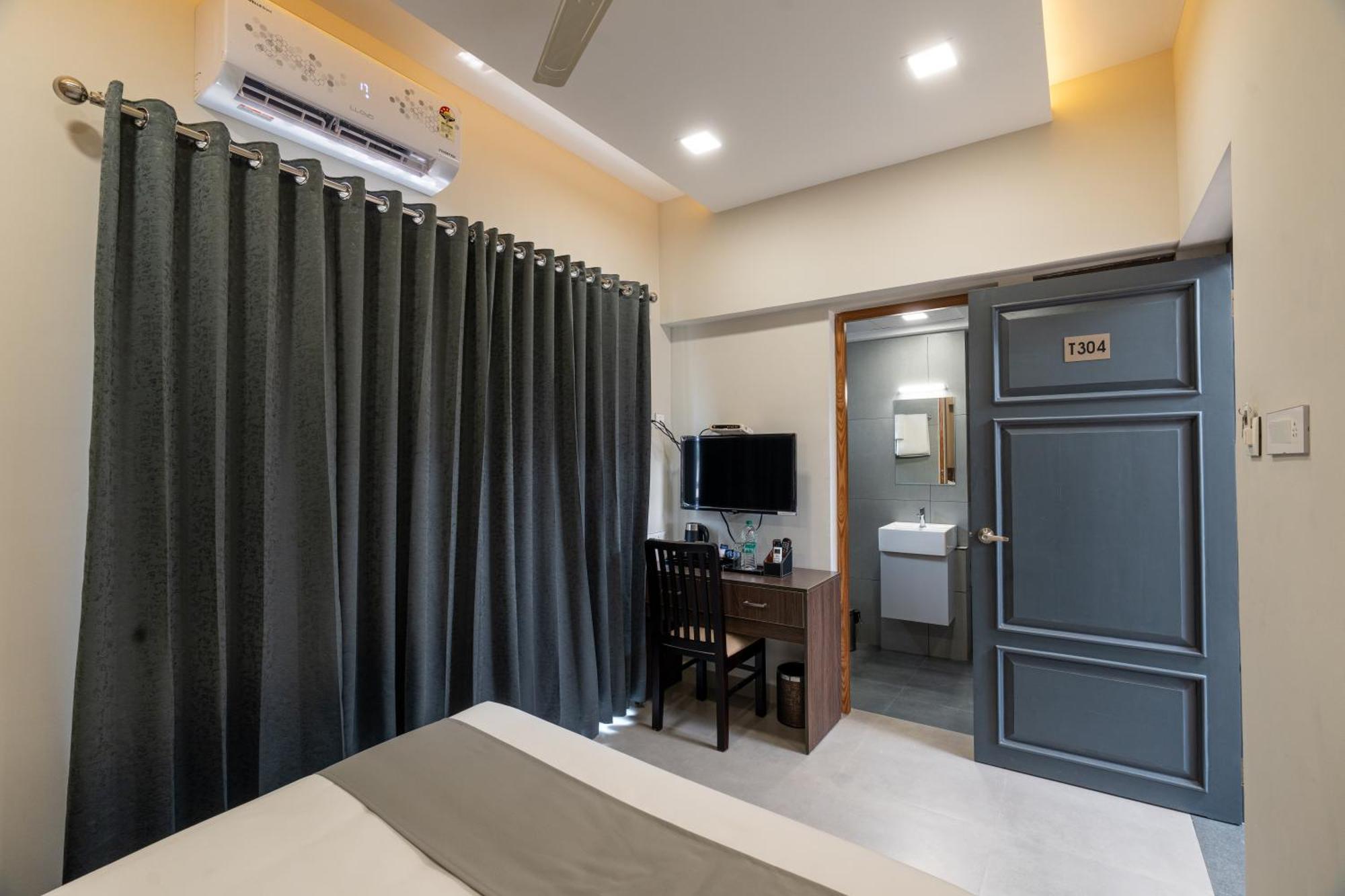 Court 11 By Dimora Hotel Kochi Bagian luar foto