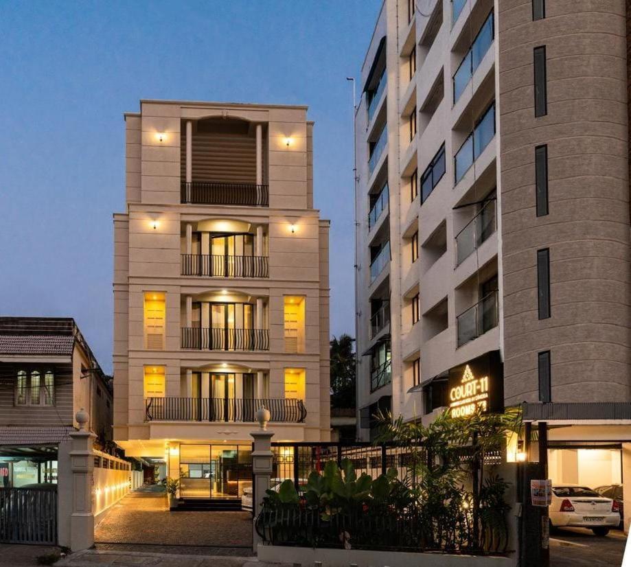 Court 11 By Dimora Hotel Kochi Bagian luar foto
